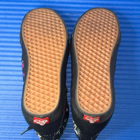 Size 11- Men’s Vans X Disney 100 Villains Sk8 Hi Shoes Black Multi Sneakers NEW - Picture 8 of 10